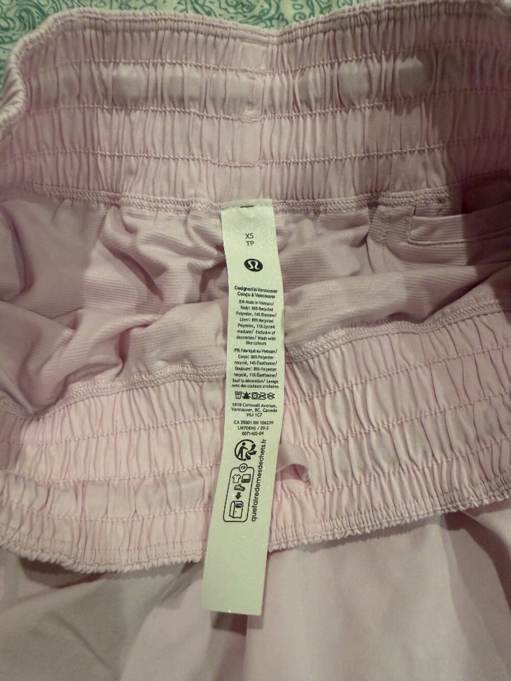 Shake It Out High-Rise Running Short 2.5" Color: Pink Organza Size XS NWT - Picture 7 of 10